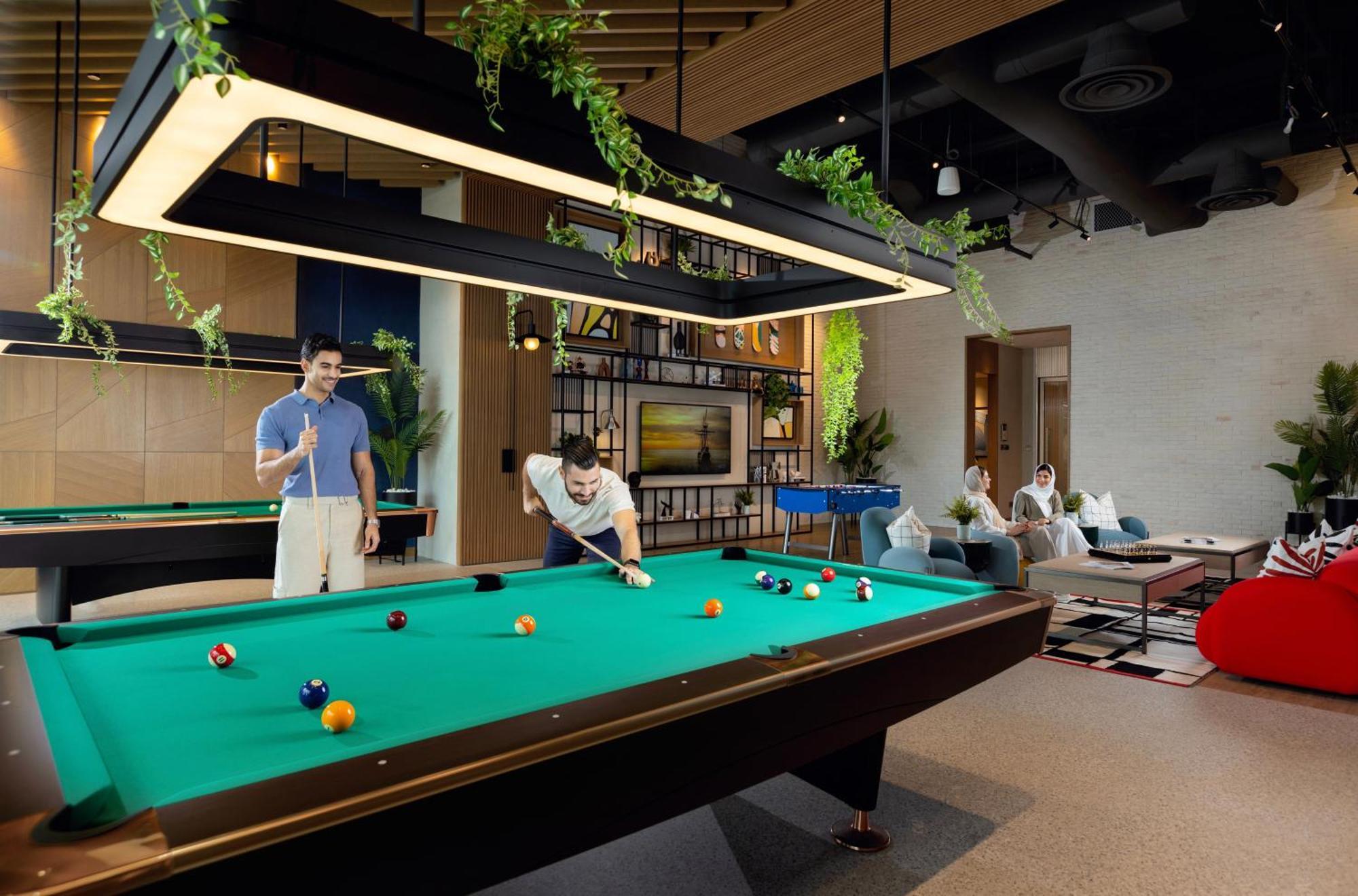 Onyx Rotana Hotel Manama Eksteriør billede The Billiard Room