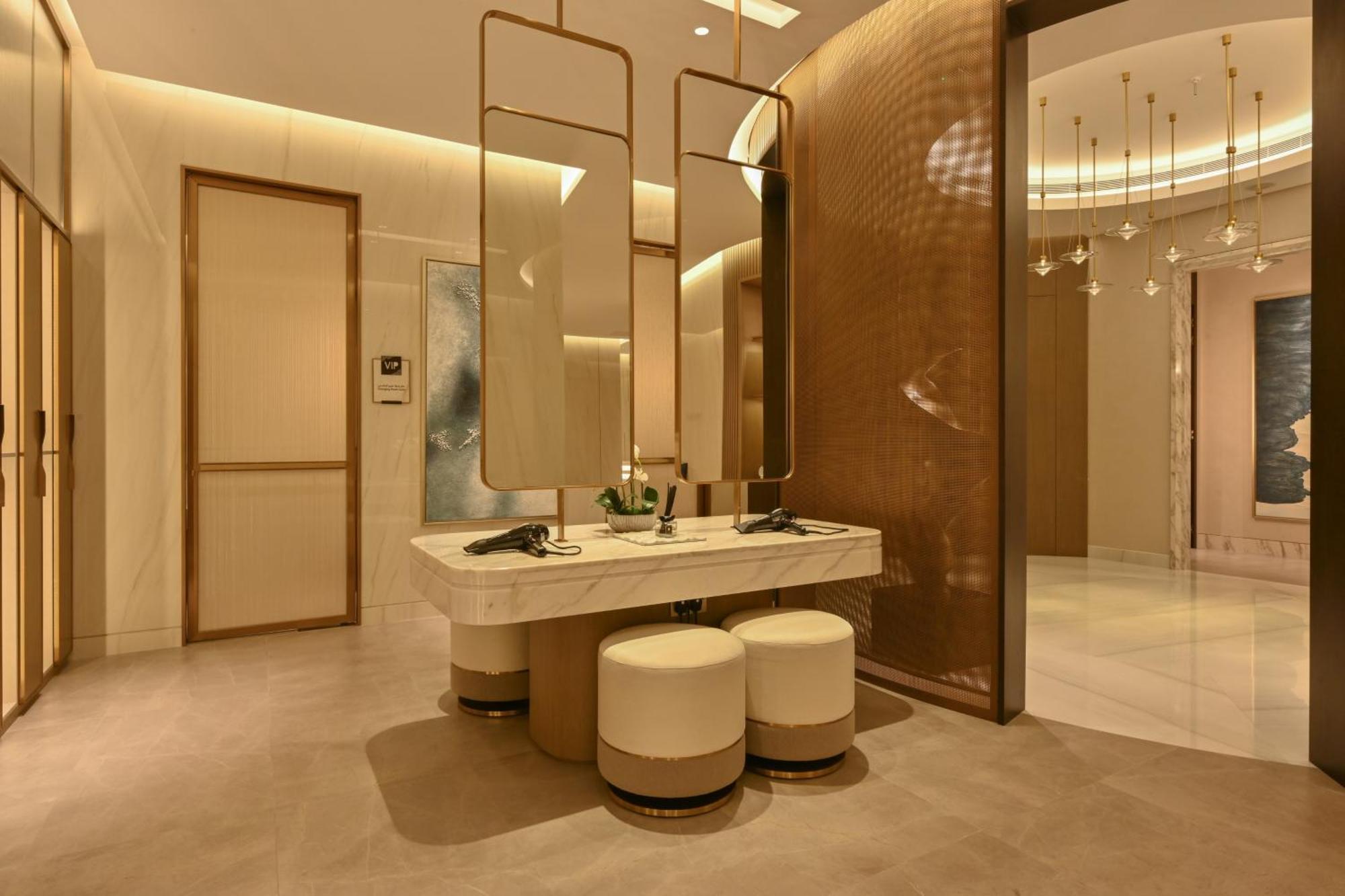Onyx Rotana Hotel Manama Eksteriør billede The interior of the hotel