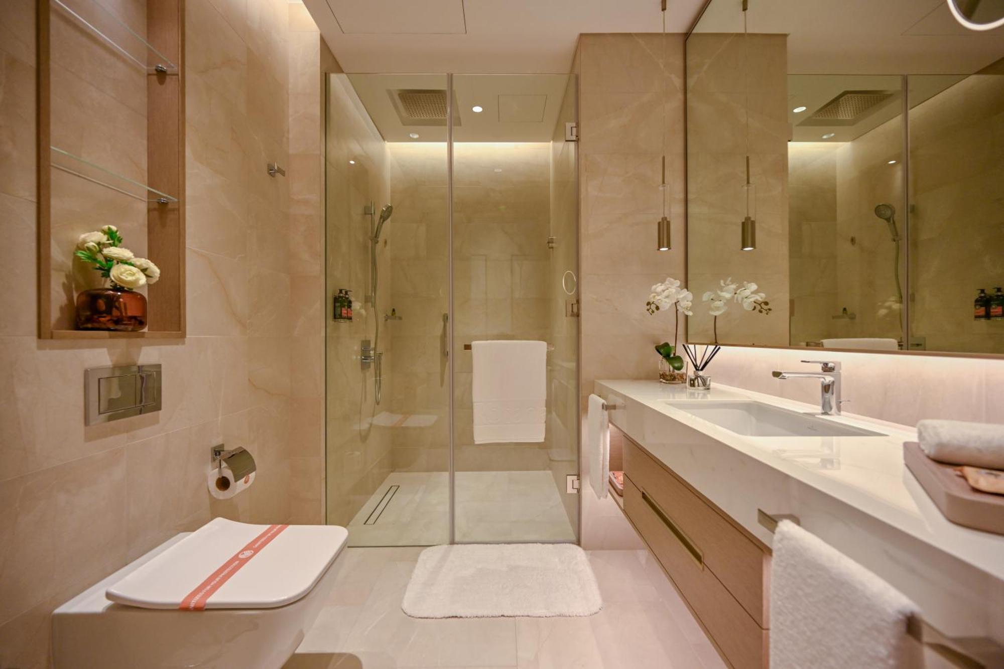 Onyx Rotana Hotel Manama Eksteriør billede Bathroom