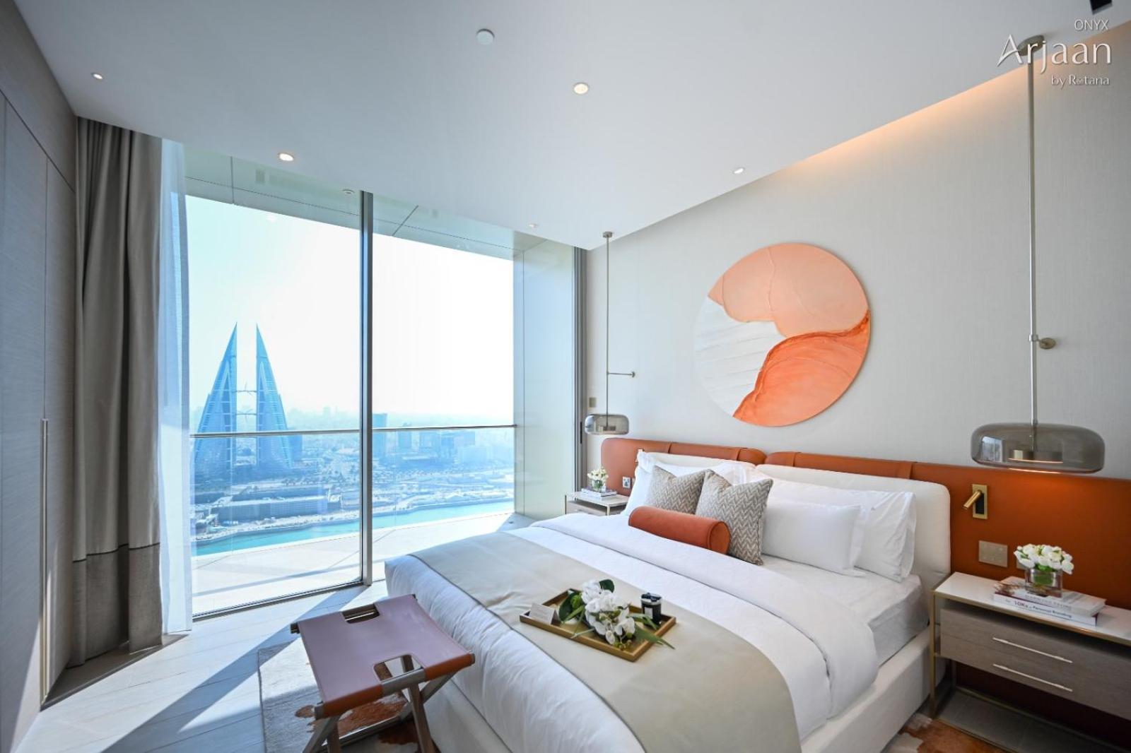 Onyx Rotana Hotel Manama Eksteriør billede A bedroom at the Address Downtown Hotel